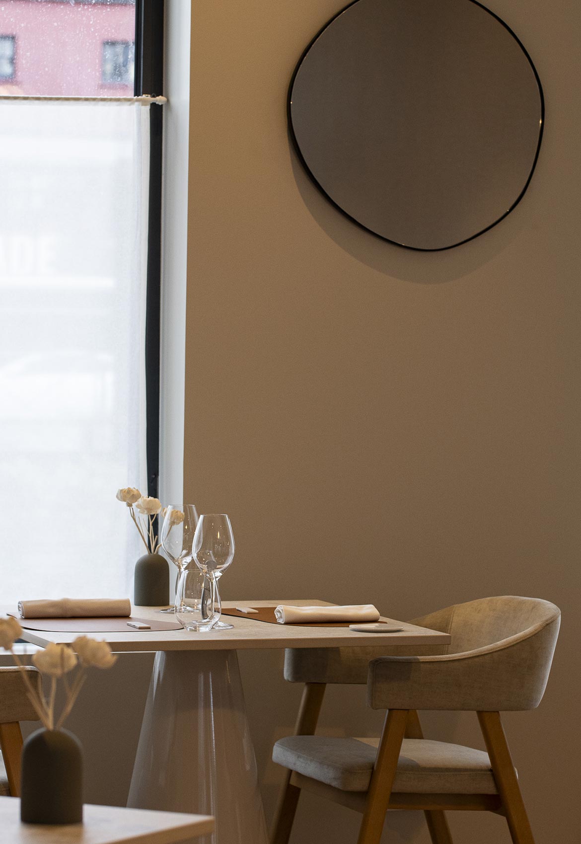 atmosphère apaisante dans un restaurant gastronomique